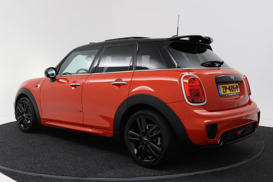MINI Mini 1.5 Cooper Automaat (PANORAMADAK, JCW PAKKET, STOELVERWARMING, PDC, DEALER ONDERHOUDEN)