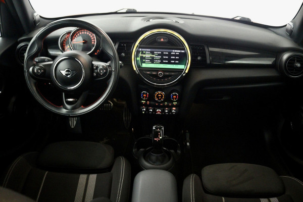 MINI Mini 1.5 Cooper Automaat (PANORAMADAK, JCW PAKKET, STOELVERWARMING, PDC, DEALER ONDERHOUDEN)