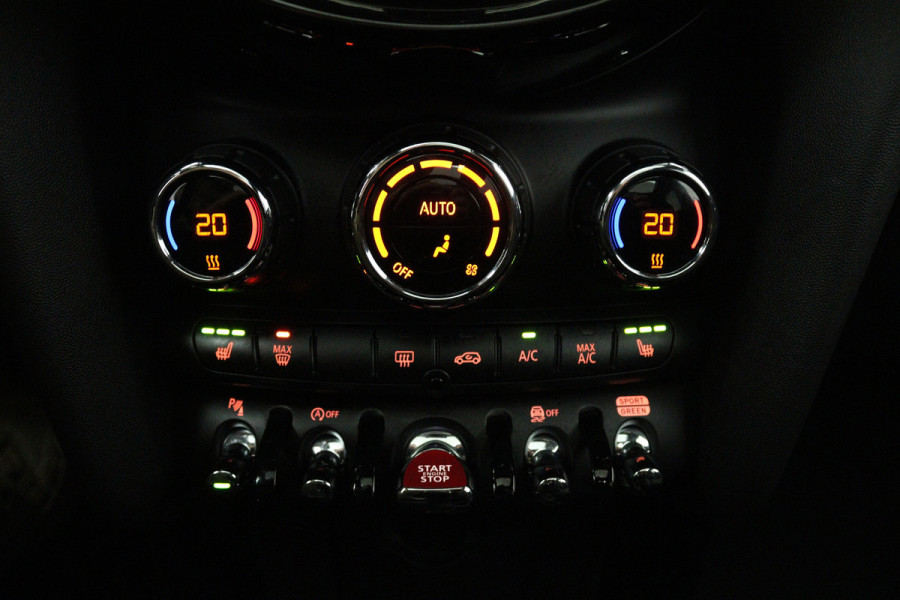 MINI Mini 1.5 Cooper Automaat (PANORAMADAK, JCW PAKKET, STOELVERWARMING, PDC, DEALER ONDERHOUDEN)