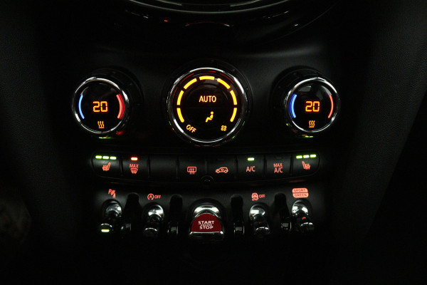 MINI Mini 1.5 Cooper Automaat (PANORAMADAK, JCW PAKKET, STOELVERWARMING, PDC, DEALER ONDERHOUDEN)