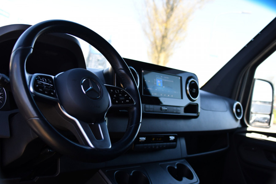Mercedes-Benz Sprinter 319 V6 3.0 CDI L2H2 PB Edition MARGE! Adaptieve Cruise, Camera, Carplay, 190pk, LED, Stoelverwarming, Multimedia, Automaat, Uniek!