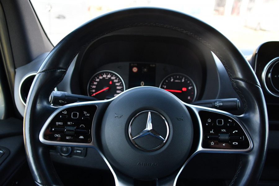 Mercedes-Benz Sprinter 319 V6 3.0 CDI L2H2 PB Edition MARGE! Adaptieve Cruise, Camera, Carplay, 190pk, LED, Stoelverwarming, Multimedia, Automaat, Uniek!