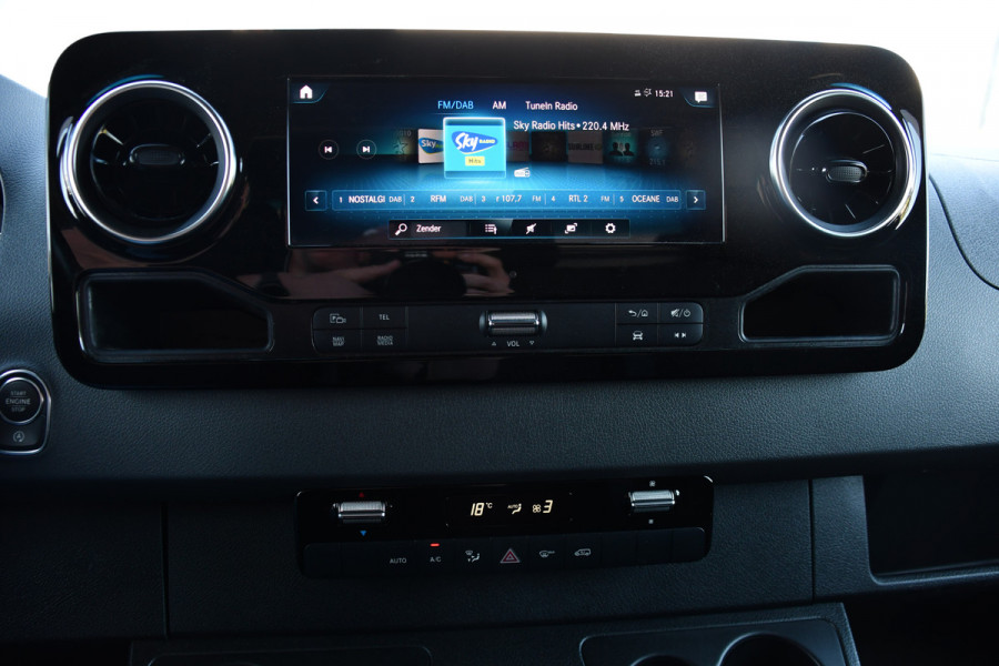 Mercedes-Benz Sprinter 319 V6 3.0 CDI L2H2 PB Edition MARGE! Adaptieve Cruise, Camera, Carplay, 190pk, LED, Stoelverwarming, Multimedia, Automaat, Uniek!