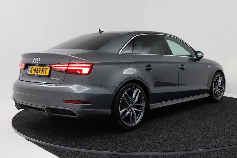 Audi A3 Limousine 35 TFSI CoD Advance Sport Automaat (VIRTUAL COCKPIT, STOELVERWARMING, ADAPTIVE CRUISE, PARKEERSENSOREN)