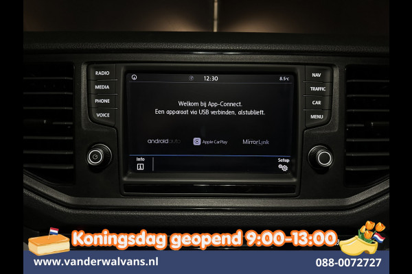 Volkswagen Crafter 2.0 TDI 140pk L3H3 L2H2 Euro6 Airco | Navigatie | Apple Carplay | Cruisecontrol Android Auto, Bijrijdersbank, 3000kg trekvermogen, zilver