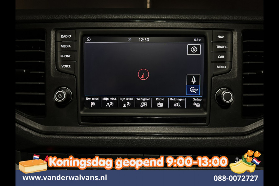 Volkswagen Crafter 2.0 TDI 140pk L3H3 L2H2 Euro6 Airco | Navigatie | Apple Carplay | Cruisecontrol Android Auto, Bijrijdersbank, 3000kg trekvermogen, zilver