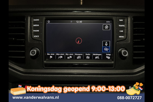 Volkswagen Crafter 2.0 TDI 140pk L3H3 L2H2 Euro6 Airco | Navigatie | Apple Carplay | Cruisecontrol Android Auto, Bijrijdersbank, 3000kg trekvermogen, zilver