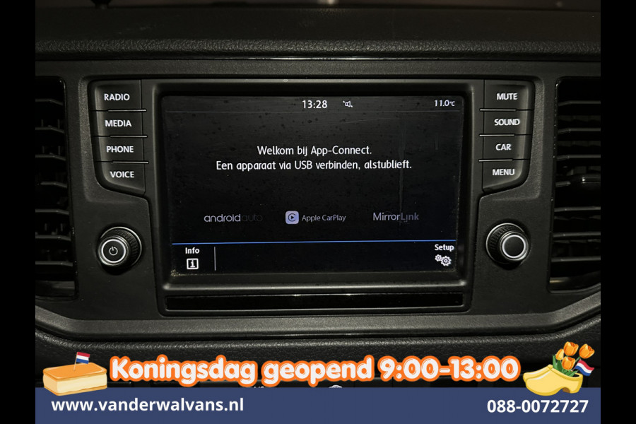 Volkswagen Crafter 2.0 TDI 141pk L3H3 L2H2 Inrichting Euro6 Airco | Camera | Apple Carplay | 3000kg Trekhaak | Cruisecontrol Android Auto, Chauffeursstoel, Parkeersensoren