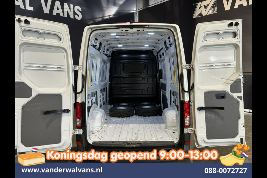 Volkswagen Crafter 2.0 TDI 141pk L3H3 L2H2 Euro6 Airco | Camera | Apple Carplay | Massagestoel | Cruisecontrol Android Auto, Chauffeurstoel