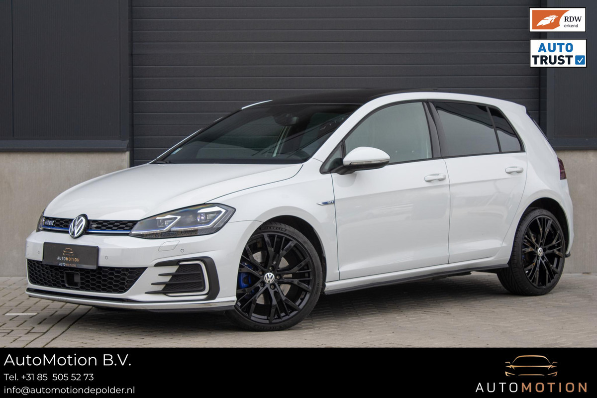 Volkswagen Golf 7.5 1.4 TSI PHEV GTE PANO STOELVERWARMING CAMERA