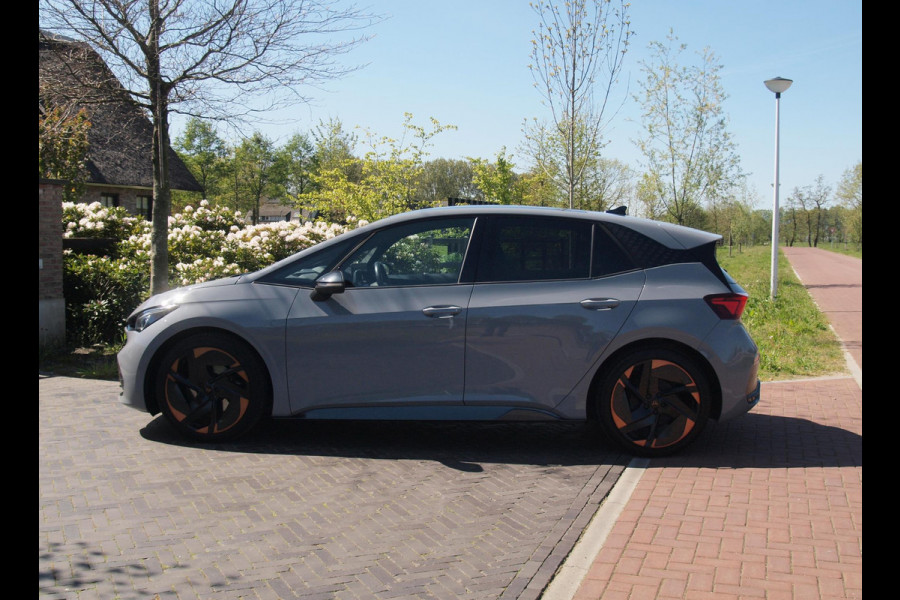 CUPRA Born Performance One 62 kWh | Panoramadak | 360 Camera | Head-Up Display | Apple Carplay |