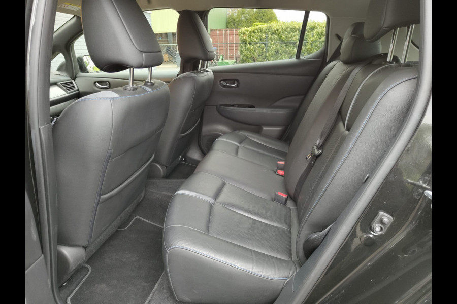 Nissan Leaf e+ Tekna 62kWh 218pk LEER Apple Carplay Android Auto Cruise control adaptief 360°Camera Navi Ecc Stoel+Stuurverwarming Keyless D Dodehoek detector Rijstrooksensor met correctie Uitparkeer waarschuwing Verkeersbord detectie Bluetooth Privacy Glas Lmv 17" Grootste Accu Grootste Actieradius Hoogste vermogen 218pk !