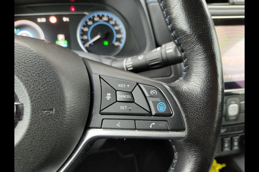Nissan Leaf e+ Tekna 62kWh 218pk LEER Apple Carplay Android Auto Cruise control adaptief 360°Camera Navi Ecc Stoel+Stuurverwarming Keyless D Dodehoek detector Rijstrooksensor met correctie Uitparkeer waarschuwing Verkeersbord detectie Bluetooth Privacy Glas Lmv 17" Grootste Accu Grootste Actieradius Hoogste vermogen 218pk !