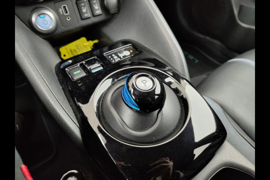 Nissan Leaf e+ Tekna 62kWh 218pk LEER Apple Carplay Android Auto Cruise control adaptief 360°Camera Navi Ecc Stoel+Stuurverwarming Keyless D Dodehoek detector Rijstrooksensor met correctie Uitparkeer waarschuwing Verkeersbord detectie Bluetooth Privacy Glas Lmv 17" Grootste Accu Grootste Actieradius Hoogste vermogen 218pk !