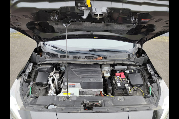 Nissan Leaf e+ Tekna 62kWh 218pk LEER Apple Carplay Android Auto Cruise control adaptief 360°Camera Navi Ecc Stoel+Stuurverwarming Keyless D Dodehoek detector Rijstrooksensor met correctie Uitparkeer waarschuwing Verkeersbord detectie Bluetooth Privacy Glas Lmv 17" Grootste Accu Grootste Actieradius Hoogste vermogen 218pk !