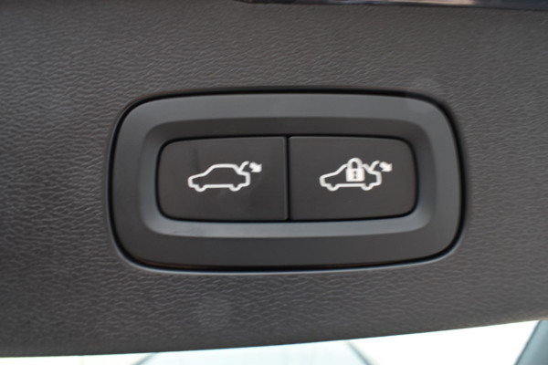 Volvo V60 T6 350PK Automaat Plug-in hybrid AWD Plus Dark / Navigatie / Adaptive Cruise control / 360 Camera / Harman Kardon / Stuur & Stoelverwarming / LM Velgen / Trekhaak