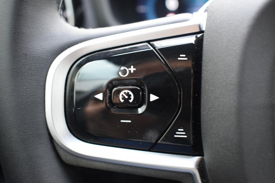 Volvo V60 T6 350PK Automaat Plug-in hybrid AWD Plus Dark / Navigatie / Adaptive Cruise control / 360 Camera / Harman Kardon / Stuur & Stoelverwarming / LM Velgen / Trekhaak