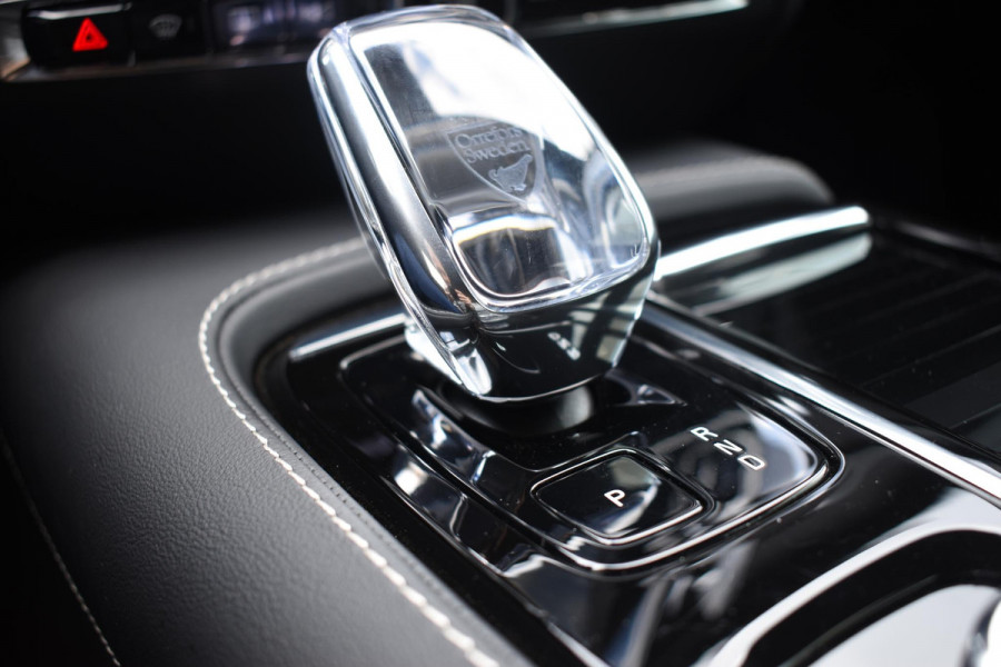 Volvo V60 T6 350PK Automaat Plug-in hybrid AWD Plus Dark / Navigatie / Adaptive Cruise control / 360 Camera / Harman Kardon / Stuur & Stoelverwarming / LM Velgen / Trekhaak