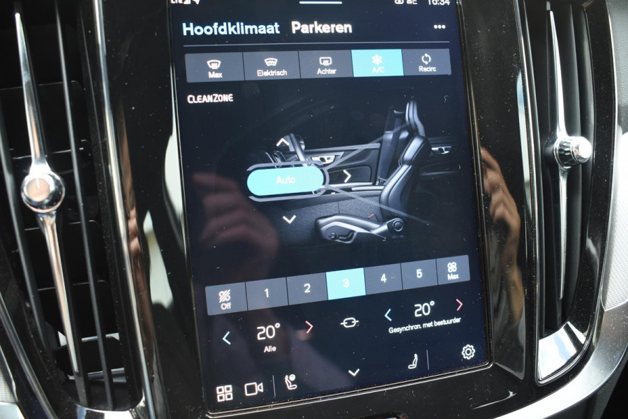 Volvo V60 T6 350PK Automaat Plug-in hybrid AWD Plus Dark / Navigatie / Adaptive Cruise control / 360 Camera / Harman Kardon / Stuur & Stoelverwarming / LM Velgen / Trekhaak