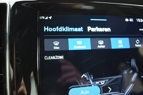Volvo V60 T6 350PK Automaat Plug-in hybrid AWD Plus Dark / Navigatie / Adaptive Cruise control / 360 Camera / Harman Kardon / Stuur & Stoelverwarming / LM Velgen / Trekhaak