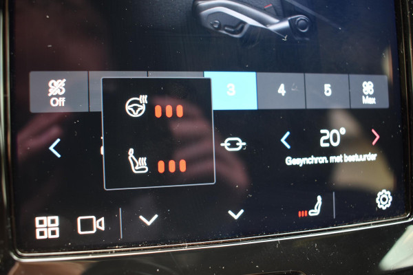 Volvo V60 T6 350PK Automaat Plug-in hybrid AWD Plus Dark / Navigatie / Adaptive Cruise control / 360 Camera / Harman Kardon / Stuur & Stoelverwarming / LM Velgen / Trekhaak