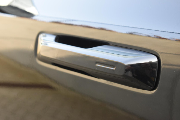 Volvo EX30 272PK Single Motor Extended Range Plus 69 kWh / Adaptieve Cruise Control / Elektrische achterklep / Achteruitrijcamera / Parkeersensoren V+A / Harman Kardon / 19" lichtmetalen velgen