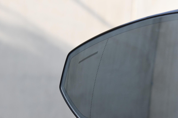 Volvo EX30 272PK Single Motor Extended Range Plus 69 kWh / Adaptieve Cruise Control / Elektrische achterklep / Achteruitrijcamera / Parkeersensoren V+A / Harman Kardon / 19" lichtmetalen velgen