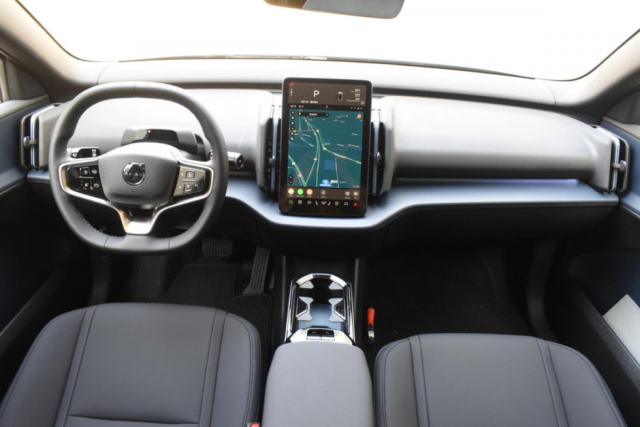 Volvo EX30 272PK Single Motor Extended Range Plus 69 kWh / Adaptieve Cruise Control / Elektrische achterklep / Achteruitrijcamera / Parkeersensoren V+A / Harman Kardon / 19" lichtmetalen velgen