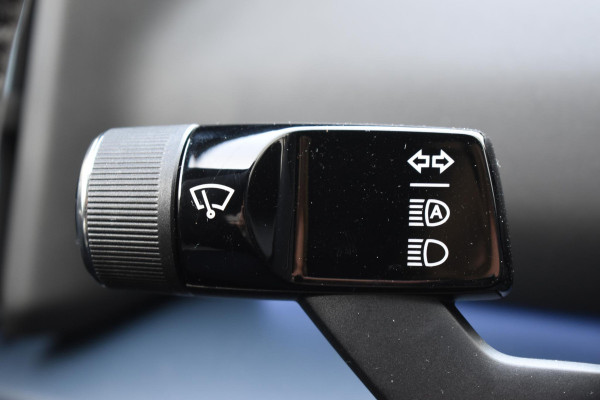 Volvo EX30 272PK Single Motor Extended Range Plus 69 kWh / Adaptieve Cruise Control / Elektrische achterklep / Achteruitrijcamera / Parkeersensoren V+A / Harman Kardon / 19" lichtmetalen velgen