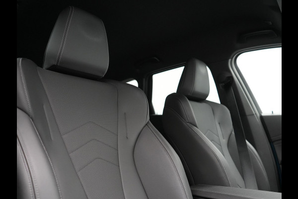 BMW X1 xDrive30e X Line PHEV 327pk Dealer O.H. | 20" Individual | Camera | Lederen Sportstoelen & Stuur Verwarmd | Sfeerverlichting | Apple Carplay | Blis | Keyless | Navigatie | DAB | Cruise Control | 20"L.M | Plug In Hybrid |