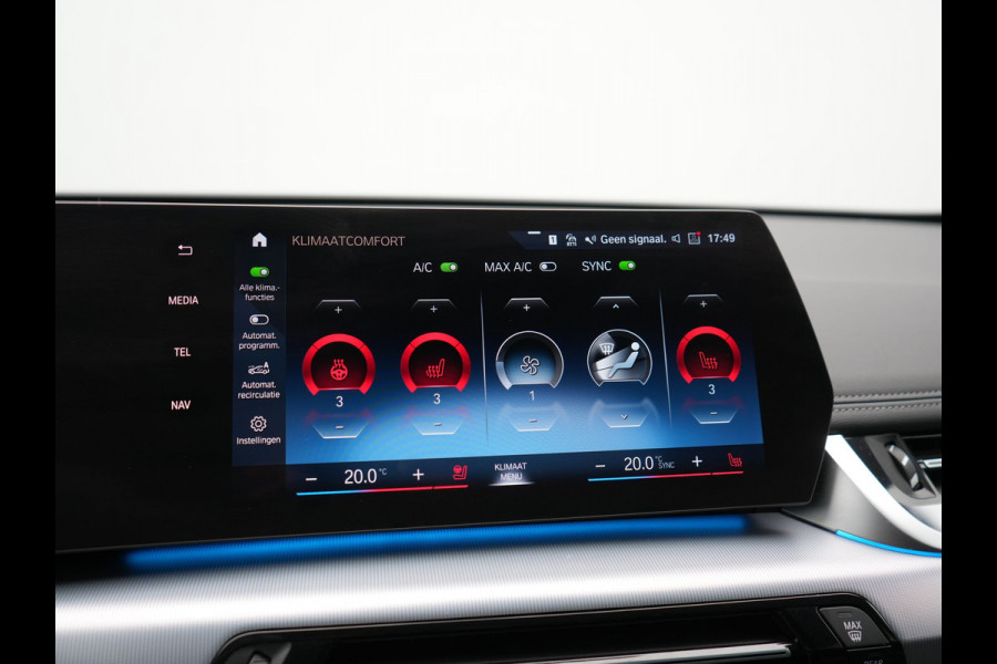 BMW X1 xDrive30e X Line PHEV 327pk Dealer O.H. | 20" Individual | Camera | Lederen Sportstoelen & Stuur Verwarmd | Sfeerverlichting | Apple Carplay | Blis | Keyless | Navigatie | DAB | Cruise Control | 20"L.M | Plug In Hybrid |
