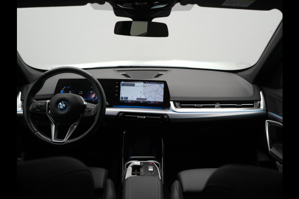 BMW X1 xDrive30e X Line PHEV 327pk Dealer O.H. | 20" Individual | Camera | Lederen Sportstoelen & Stuur Verwarmd | Sfeerverlichting | Apple Carplay | Blis | Keyless | Navigatie | DAB | Cruise Control | 20"L.M | Plug In Hybrid |