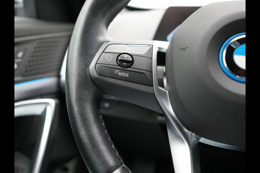 BMW X1 xDrive30e X Line PHEV 327pk Dealer O.H. | 20" Individual | Camera | Lederen Sportstoelen & Stuur Verwarmd | Sfeerverlichting | Apple Carplay | Blis | Keyless | Navigatie | DAB | Cruise Control | 20"L.M | Plug In Hybrid |