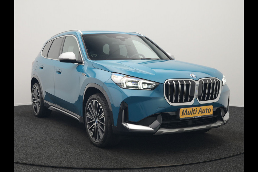 BMW X1 xDrive30e X Line PHEV 327pk Dealer O.H. | 20" Individual | Camera | Lederen Sportstoelen & Stuur Verwarmd | Sfeerverlichting | Apple Carplay | Blis | Keyless | Navigatie | DAB | Cruise Control | 20"L.M | Plug In Hybrid |