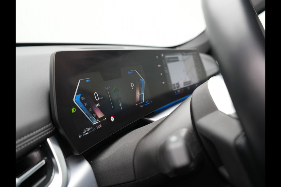 BMW X1 xDrive30e X Line PHEV 327pk Dealer O.H. | 20" Individual | Camera | Lederen Sportstoelen & Stuur Verwarmd | Sfeerverlichting | Apple Carplay | Blis | Keyless | Navigatie | DAB | Cruise Control | 20"L.M | Plug In Hybrid |