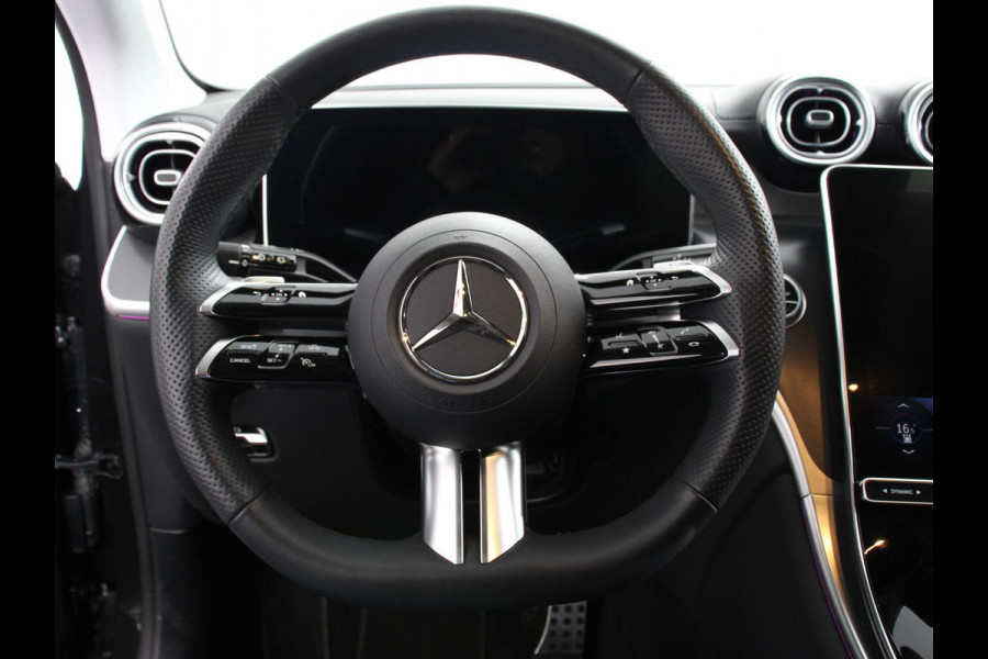 Mercedes-Benz GLC 300e 4MATIC AMG Line Navigatie Cruise Control Parkeersensoren Stoelverwarming Matrix LED-koplampen Virtual Cockpit Surround-systeem Burmester Inductielader