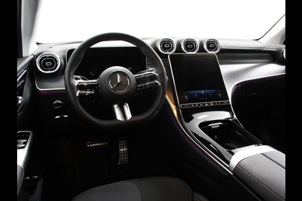 Mercedes-Benz GLC 300e 4MATIC AMG Line Navigatie Cruise Control Parkeersensoren Stoelverwarming Matrix LED-koplampen Virtual Cockpit Surround-systeem Burmester Inductielader