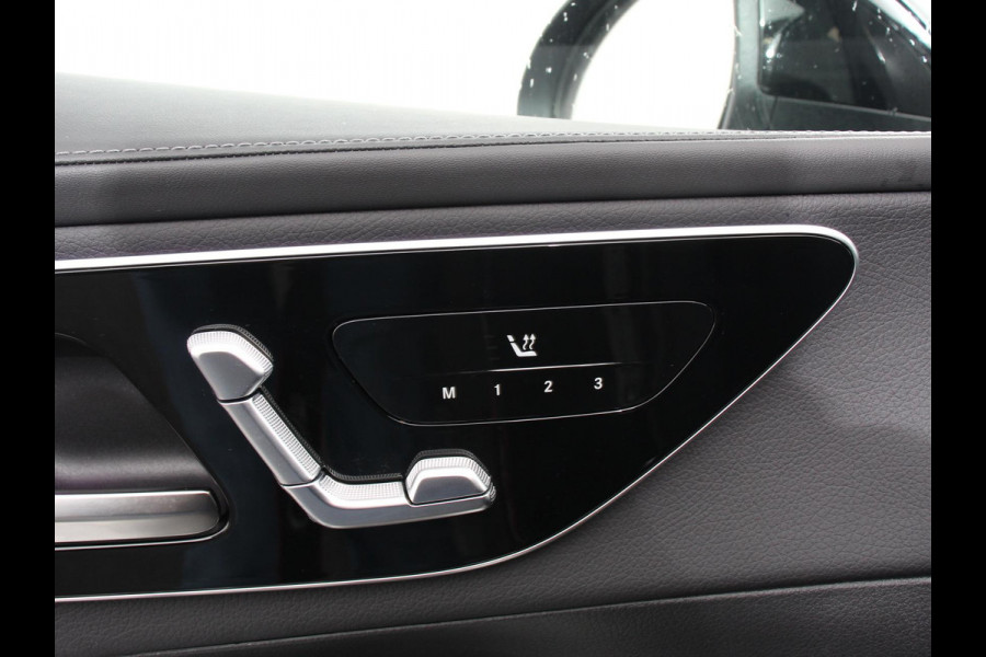 Mercedes-Benz GLC 300e 4MATIC AMG Line Navigatie Cruise Control Parkeersensoren Stoelverwarming Matrix LED-koplampen Virtual Cockpit Surround-systeem Burmester Inductielader