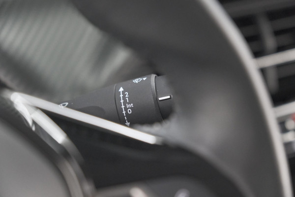 Peugeot 208 PureTech 75 Active Pack | Navigatie | Parkeersensoren | Apple Carplay | Allseason Banden