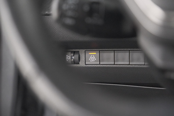 Peugeot 208 PureTech 75 Active Pack | Navigatie | Parkeersensoren | Apple Carplay | Allseason Banden