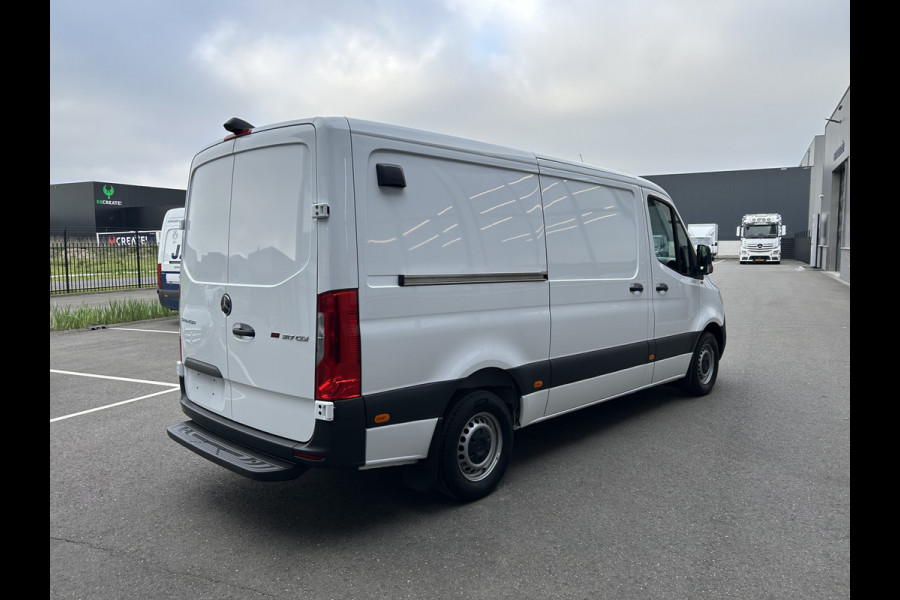 Mercedes-Benz Sprinter 317 CDI L2 H1 L+R Schuifdeur / MBUX / Camera / Carplay navigatie / Geveerde stoel / Cruise control / Airco