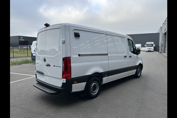 Mercedes-Benz Sprinter 317 CDI L2 H1 L+R Schuifdeur / MBUX / Camera / Carplay navigatie / Geveerde stoel / Cruise control / Airco
