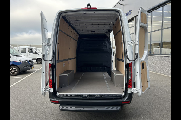 Mercedes-Benz Sprinter 317 CDI L2 H2 Pro Facelift / MBUX / Navigatie / Camera / Geveerde stoel / Cruise control / Airco / 270 Graden achterdeuren