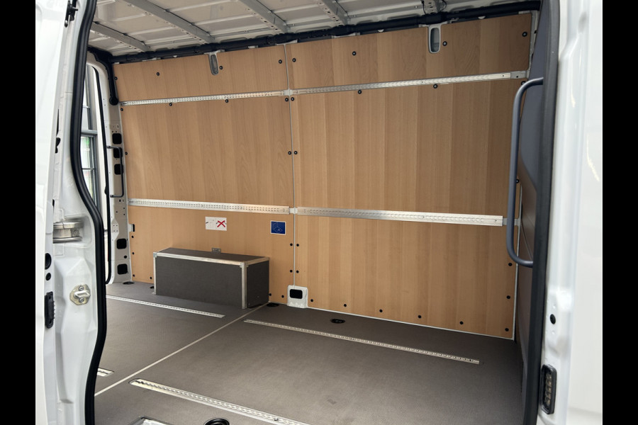 Mercedes-Benz Sprinter 317 CDI L2 H2 Pro Facelift / MBUX / Navigatie / Camera / Geveerde stoel / Cruise control / Airco / 270 Graden achterdeuren