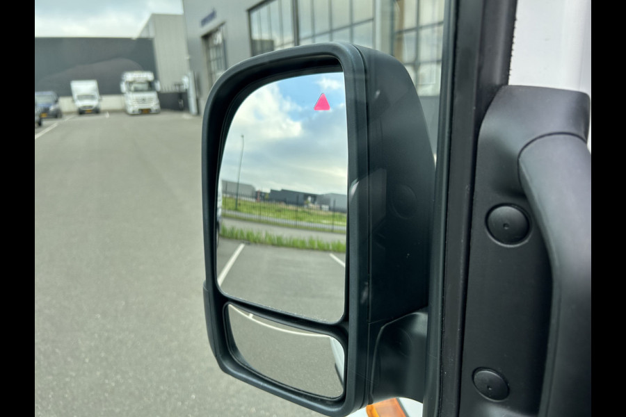 Mercedes-Benz Sprinter 317 CDI L2 H2 Pro Facelift / MBUX / Navigatie / Camera / Geveerde stoel / Cruise control / Airco / 270 Graden achterdeuren
