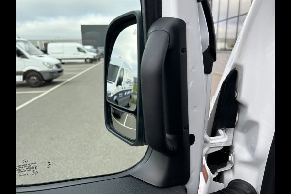 Mercedes-Benz Sprinter 317 CDI L2 H2 Pro Facelift / MBUX / Navigatie / Camera / Geveerde stoel / Cruise control / Airco / 270 Graden achterdeuren
