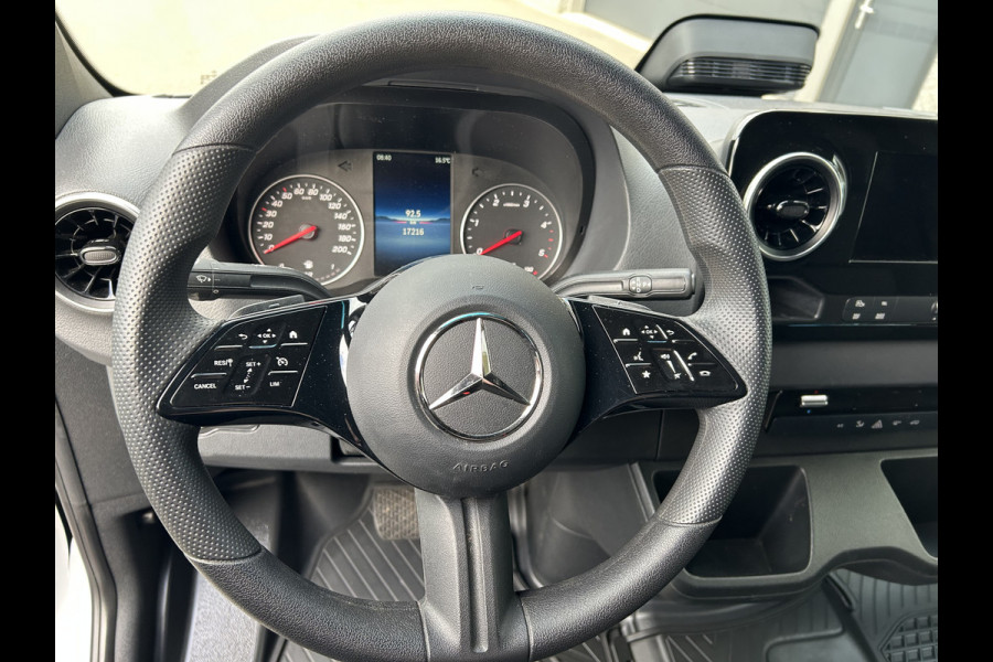 Mercedes-Benz Sprinter 317 CDI L2 H2 Pro Facelift / MBUX / Navigatie / Camera / Geveerde stoel / Cruise control / Airco / 270 Graden achterdeuren