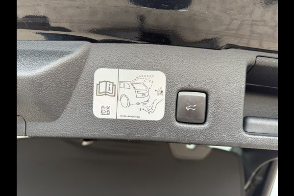 Ford Kuga 1.5 EcoB. ST-Line X TREKHAAK! 1800KG TREKGEWICHT! WINTERPACK!