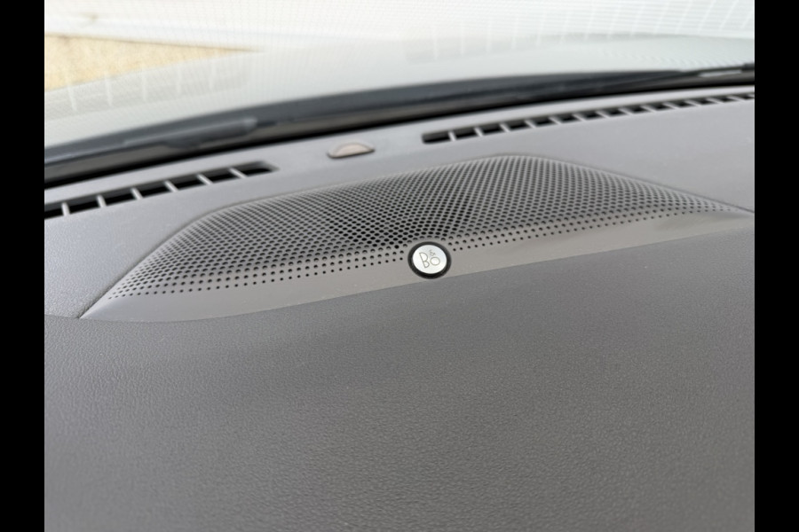 Ford Kuga 1.5 EcoB. ST-Line X TREKHAAK! 1800KG TREKGEWICHT! WINTERPACK!