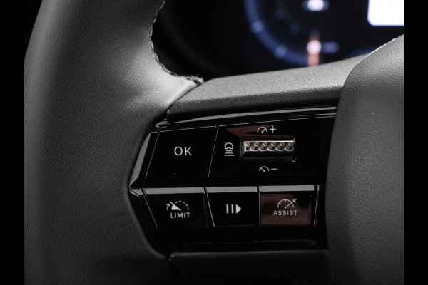 Alfa Romeo junior Elettrica Automaat 156PK Adaptieve Cruise Control LMV 18 inch Full Led Matrix Parkeer sensoren Navigatie Apple Carplay / Android auto  Climate Control